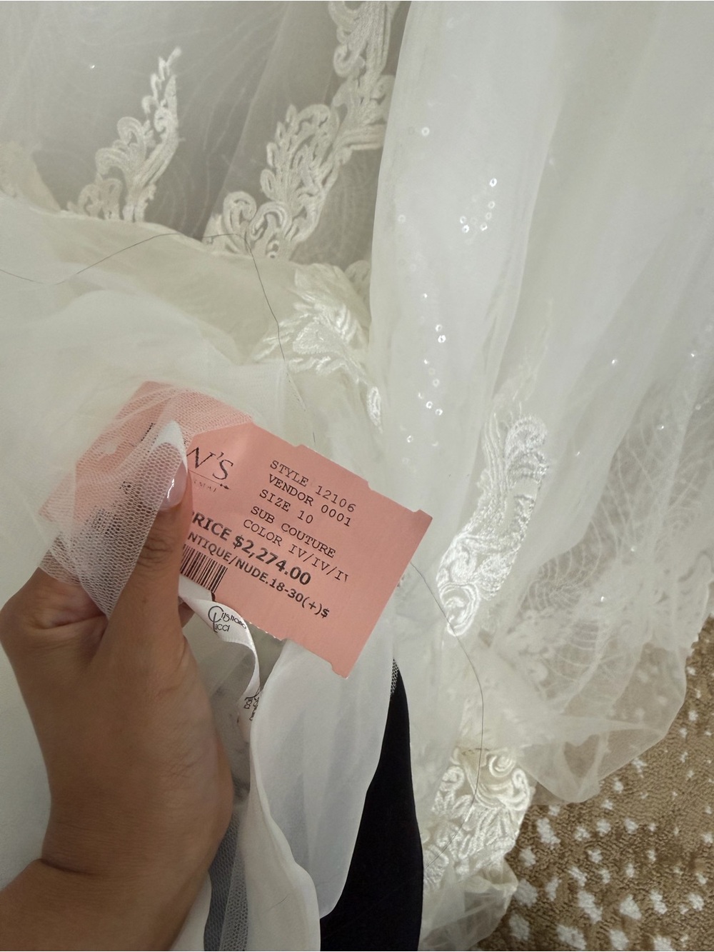 Elegant White Lace A-Line Wedding Dress with Illusion Sleeves - Picture 9 of 9